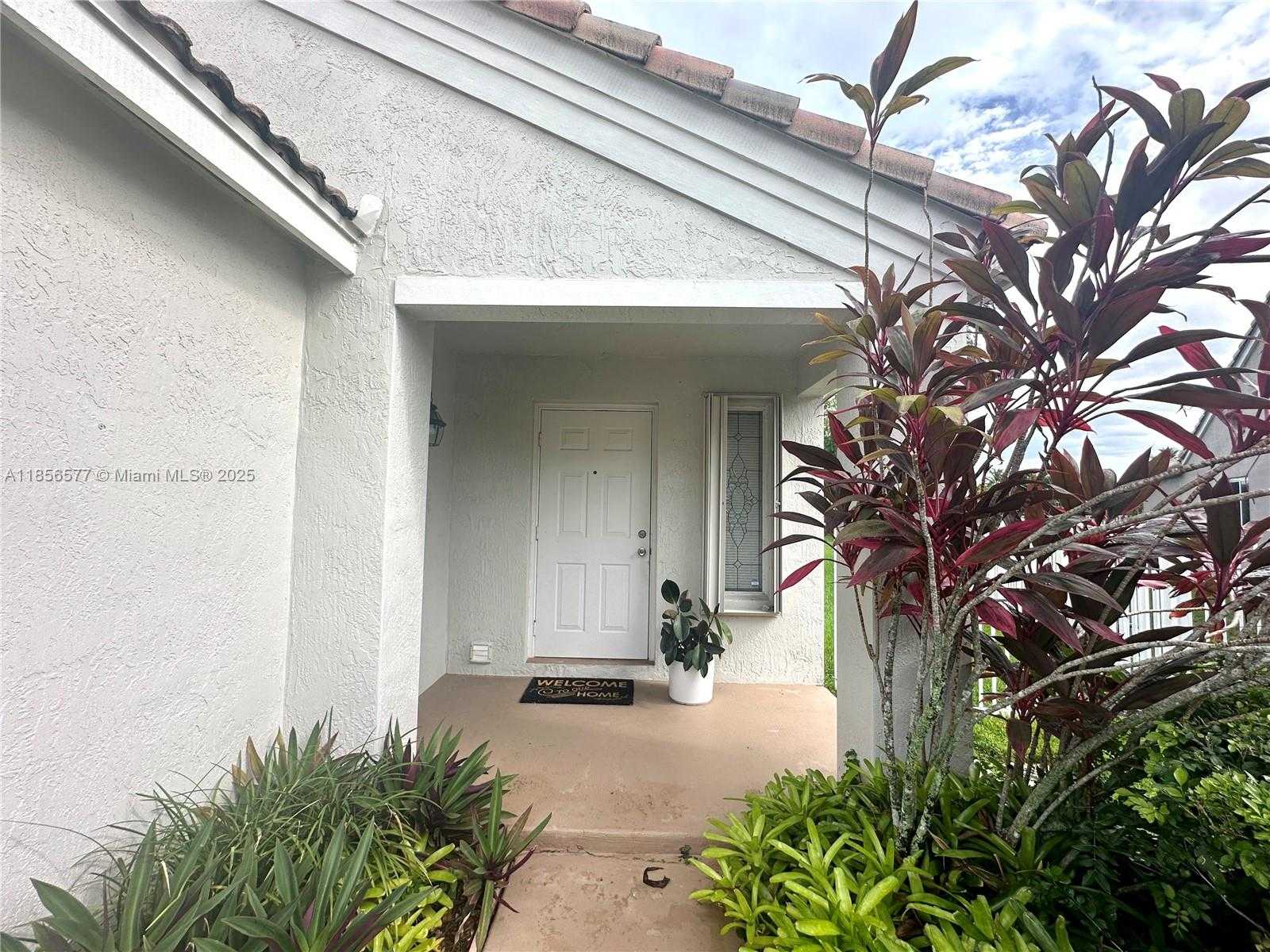 Small Image of 4370 PINE RIDGE CT, Weston Number 3