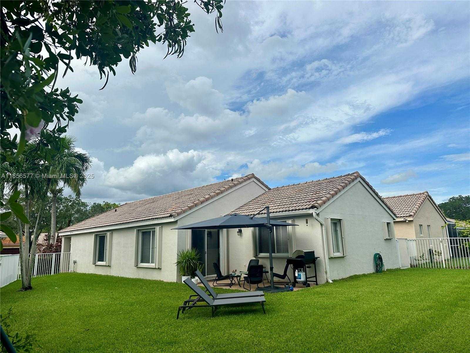Small Image of 4370 PINE RIDGE CT, Weston Number 33