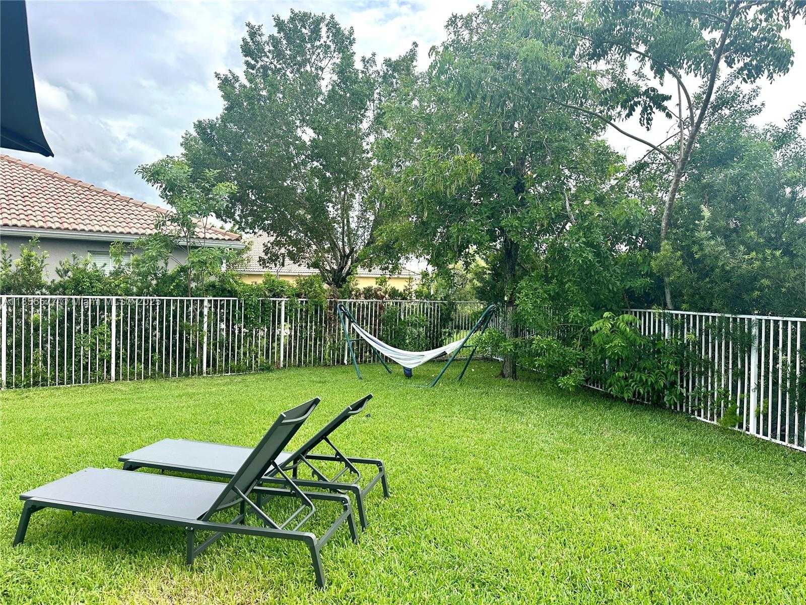 Small Image of 4370 PINE RIDGE CT, Weston Number 35