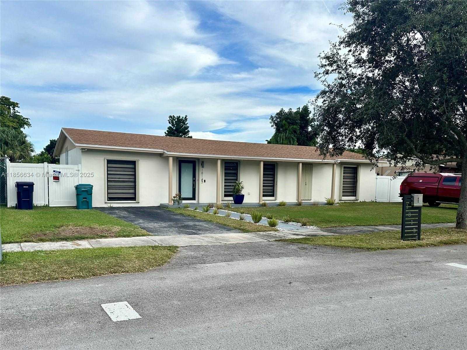 Small Image of 18133 SOUTH WEST 93RD AVE, Palmetto Bay Number 2