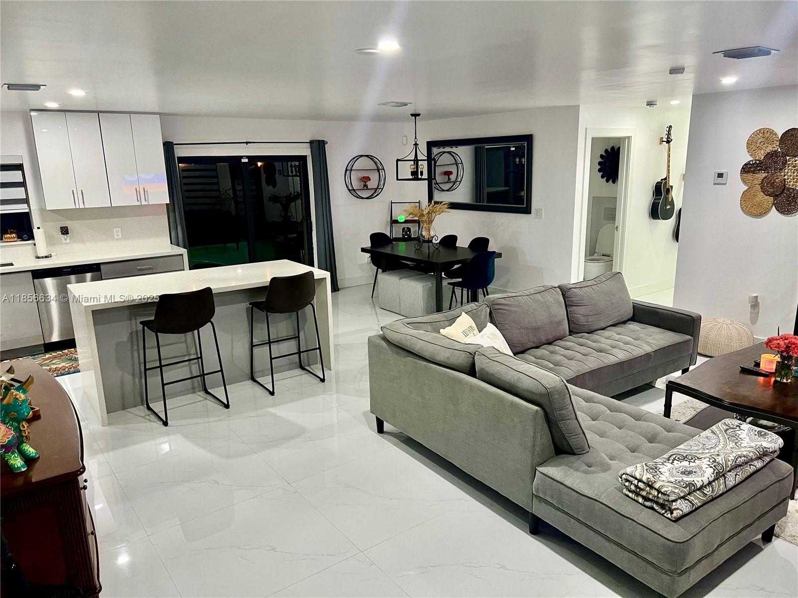 Small Image of 18133 SOUTH WEST 93RD AVE, Palmetto Bay Number 3