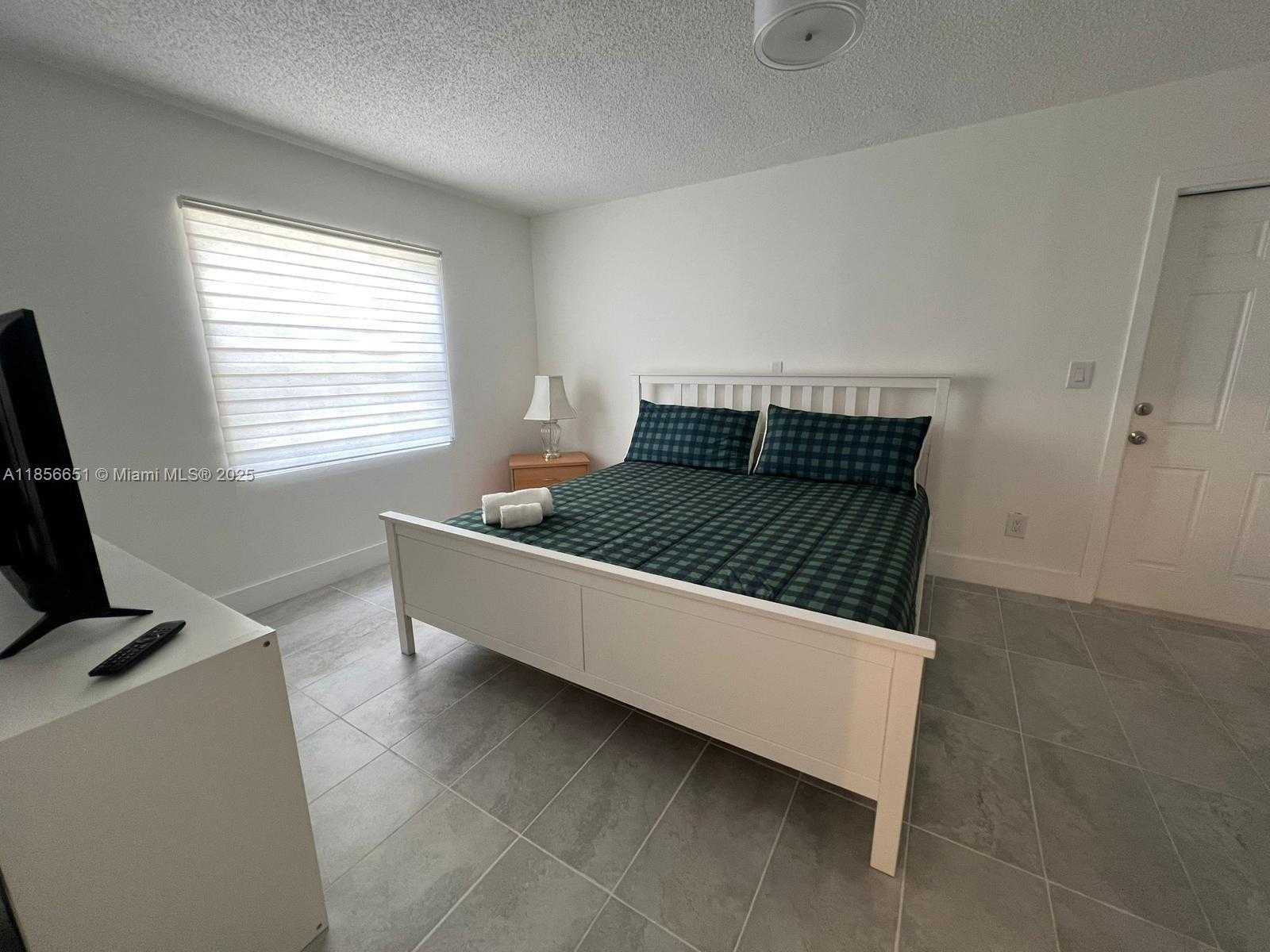 Small Image of 13725 NORTH WEST 4TH CT, North Miami Number 10