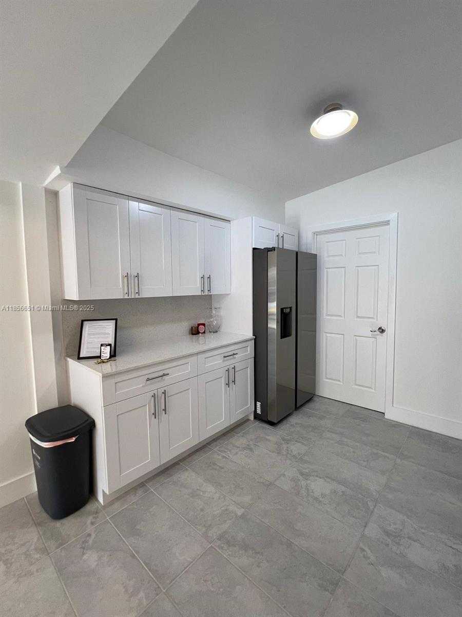 Small Image of 13725 NORTH WEST 4TH CT, North Miami Number 5