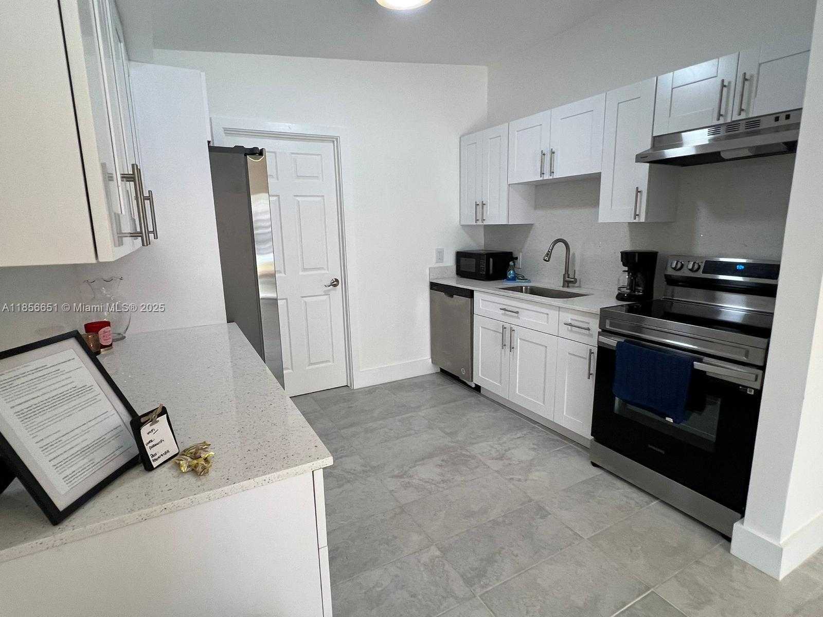 Small Image of 13725 NORTH WEST 4TH CT, North Miami Number 6