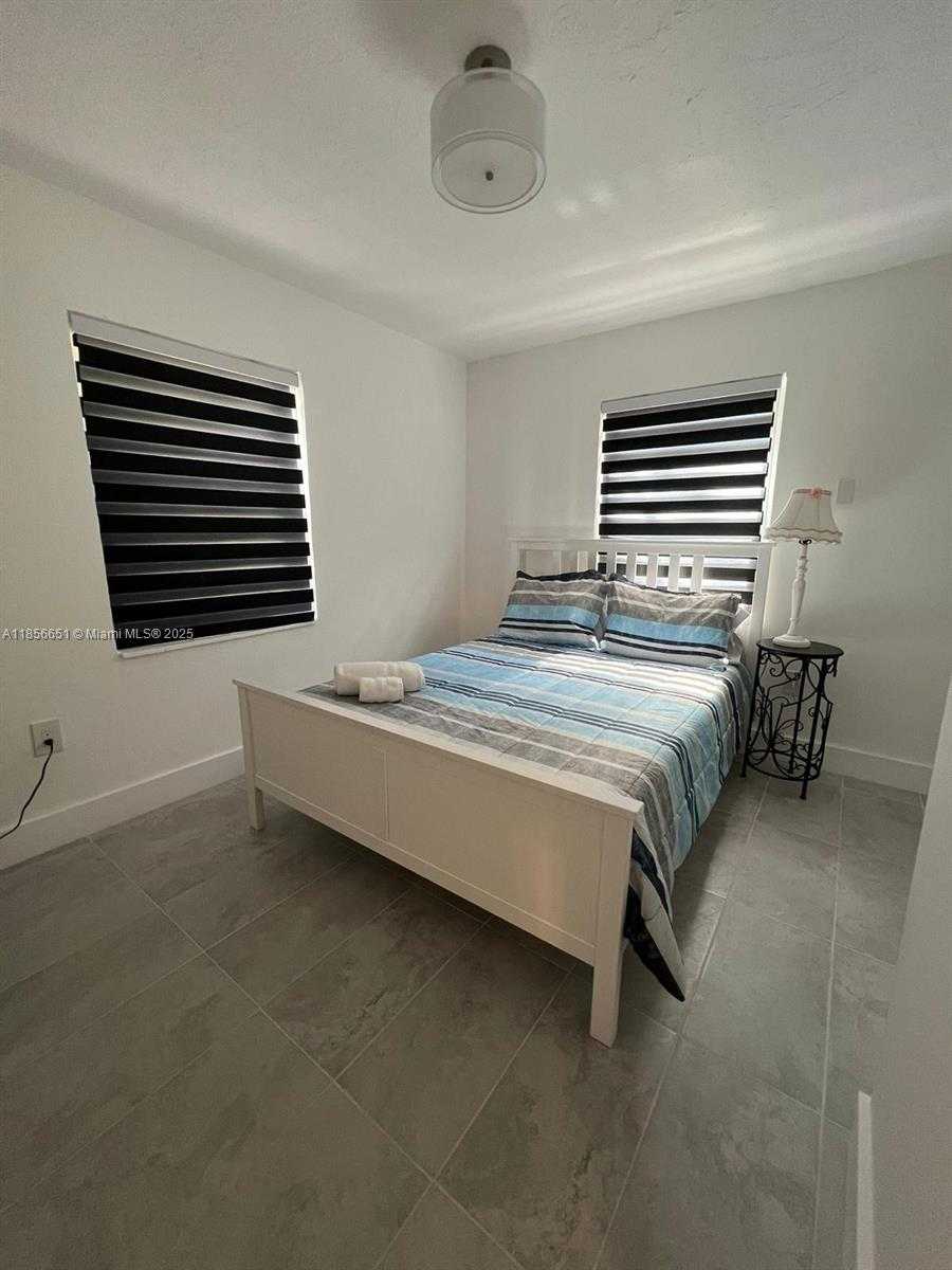 Small Image of 13725 NORTH WEST 4TH CT, North Miami Number 7