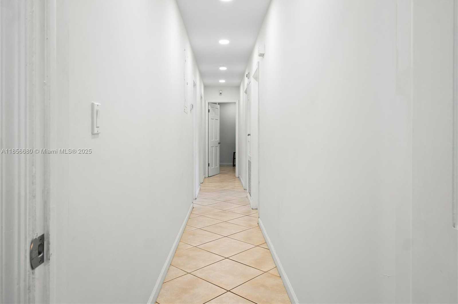 Small Image of 16400 SOUTH WEST 80TH AVE, Palmetto Bay Number 28