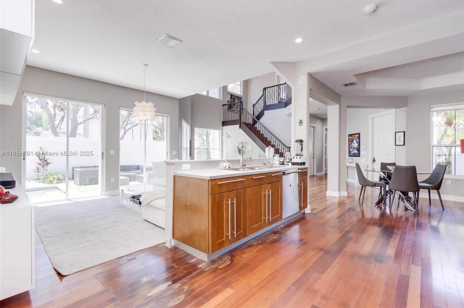 Small Image of 1467 MARINER WAY, Hollywood Number 12
