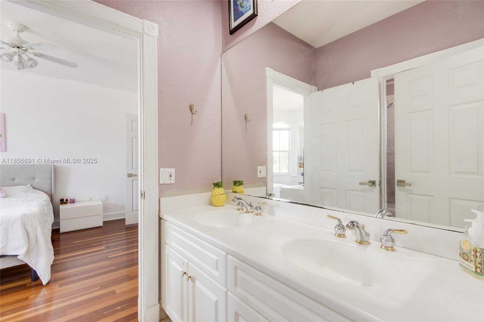 Small Image of 1467 MARINER WAY, Hollywood Number 19