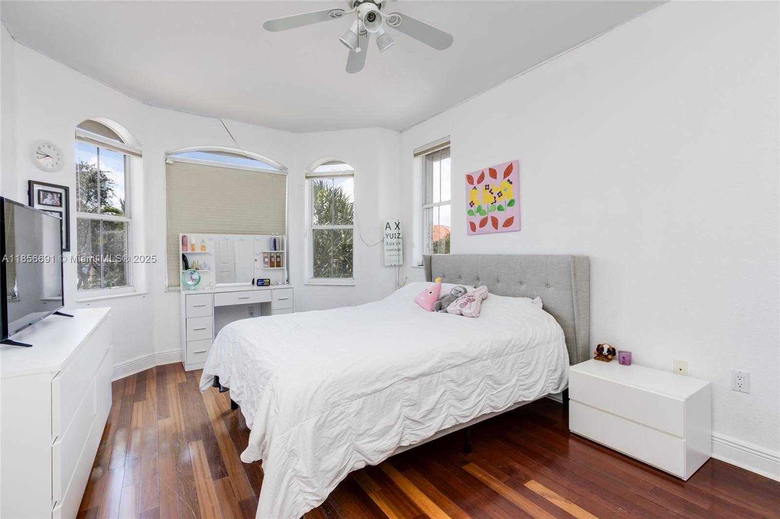 Small Image of 1467 MARINER WAY, Hollywood Number 21