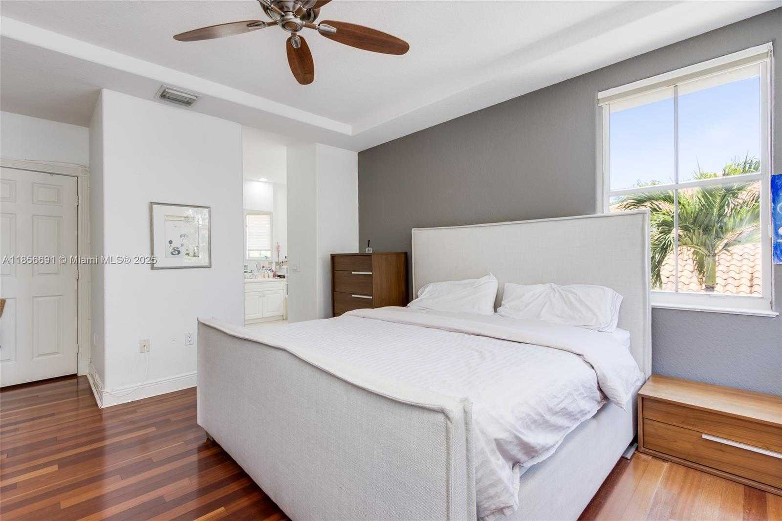 Small Image of 1467 MARINER WAY, Hollywood Number 23