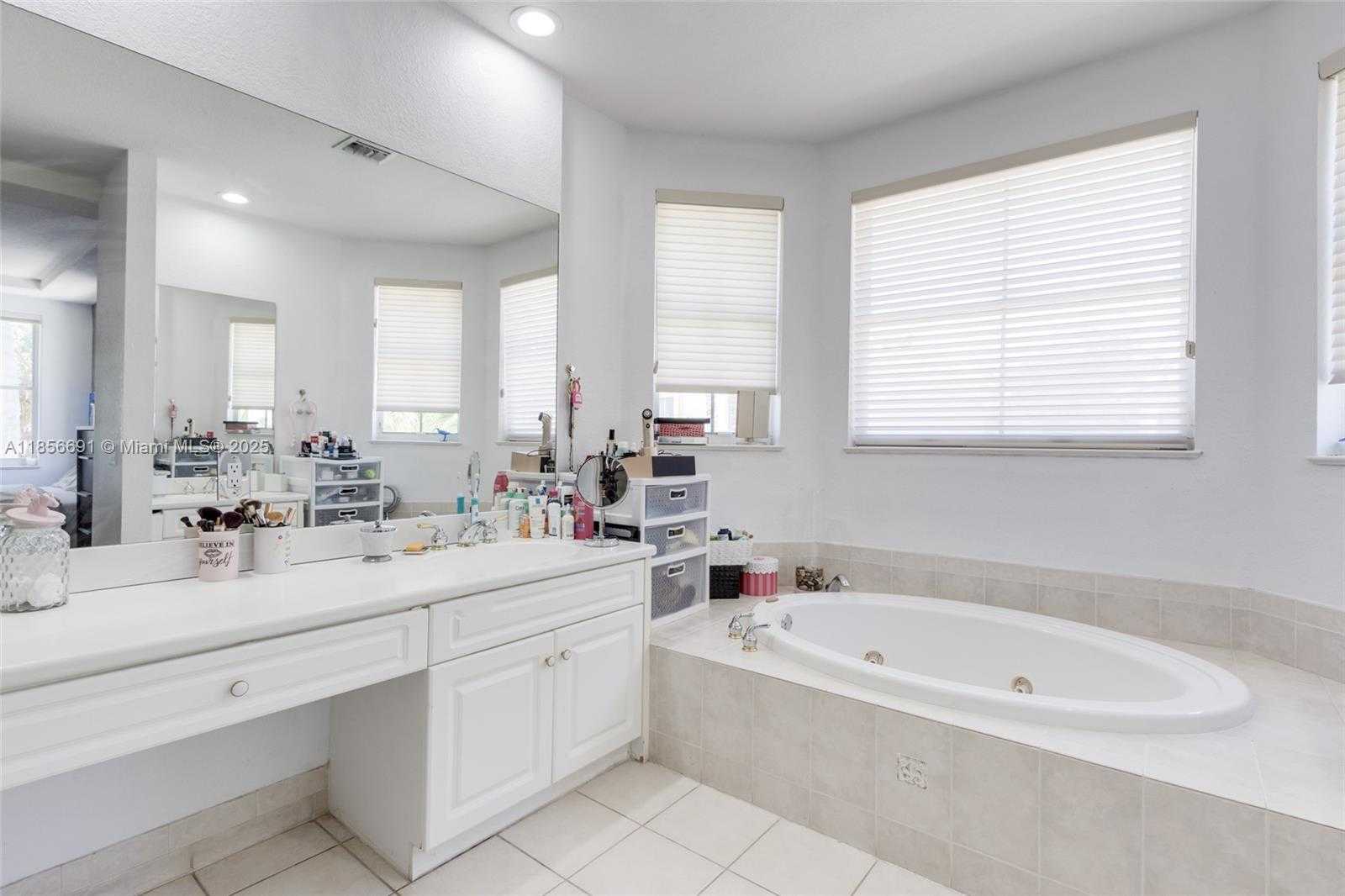 Small Image of 1467 MARINER WAY, Hollywood Number 24
