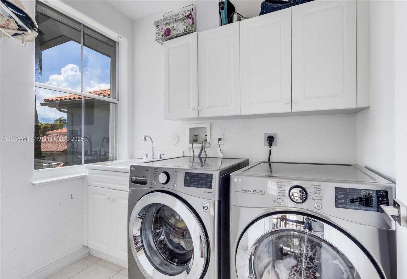 Small Image of 1467 MARINER WAY, Hollywood Number 27