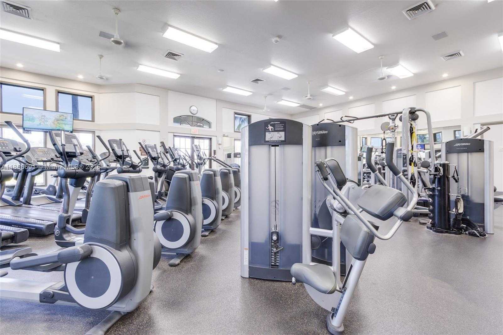 Small Image of 1467 MARINER WAY, Hollywood Number 32