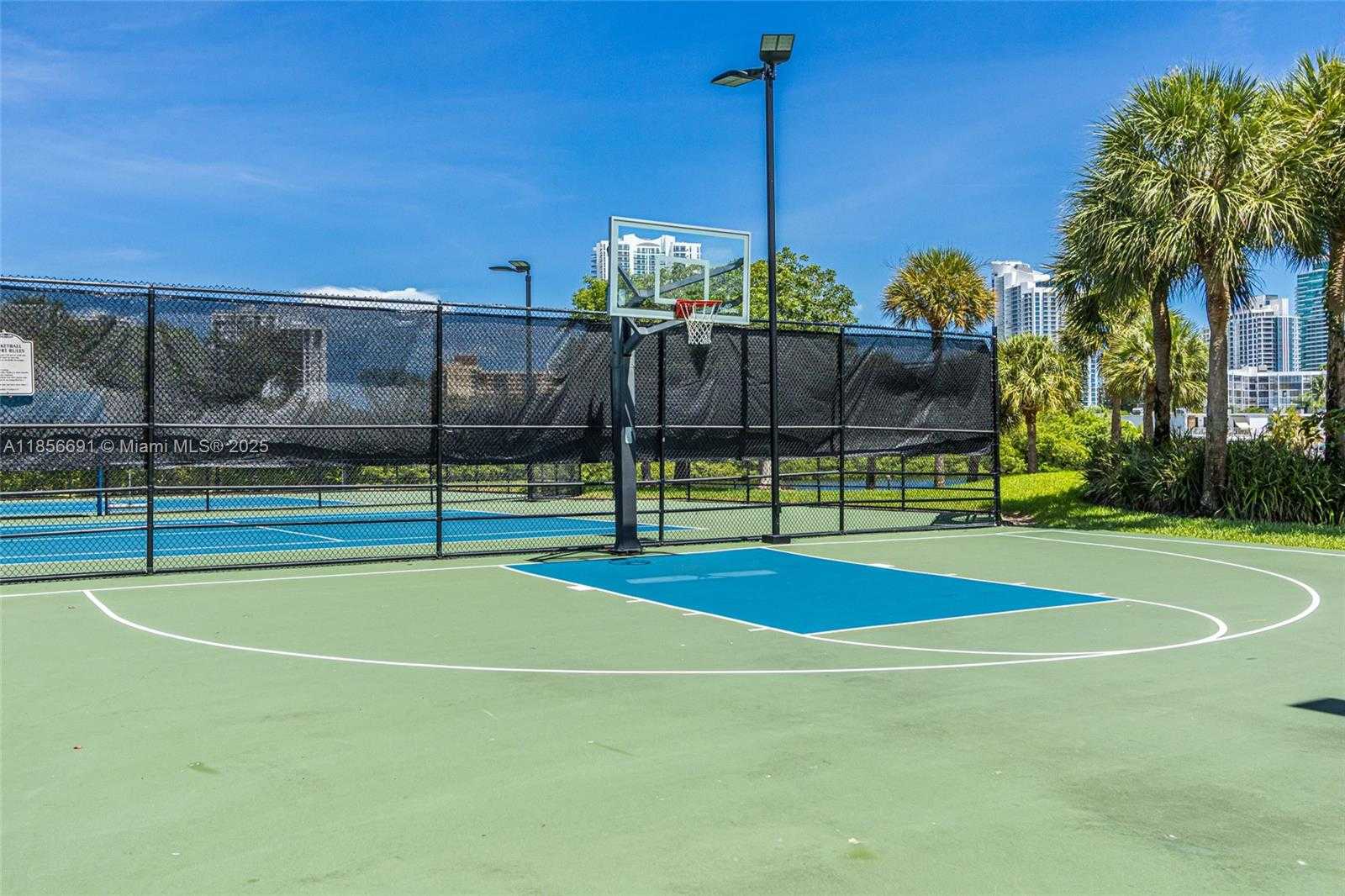 Small Image of 1467 MARINER WAY, Hollywood Number 37