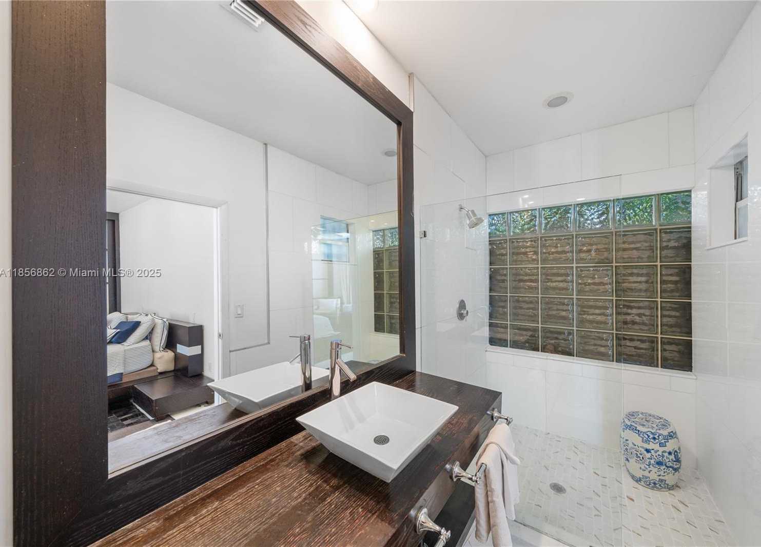 Small Image of 3220 CHASE AVE, Miami Beach Number 23