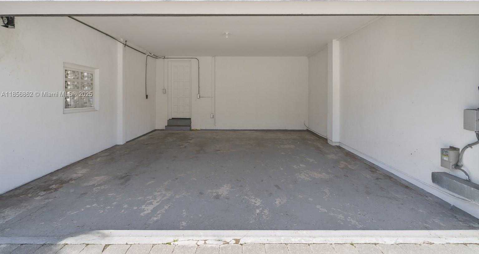 Small Image of 3220 CHASE AVE, Miami Beach Number 32