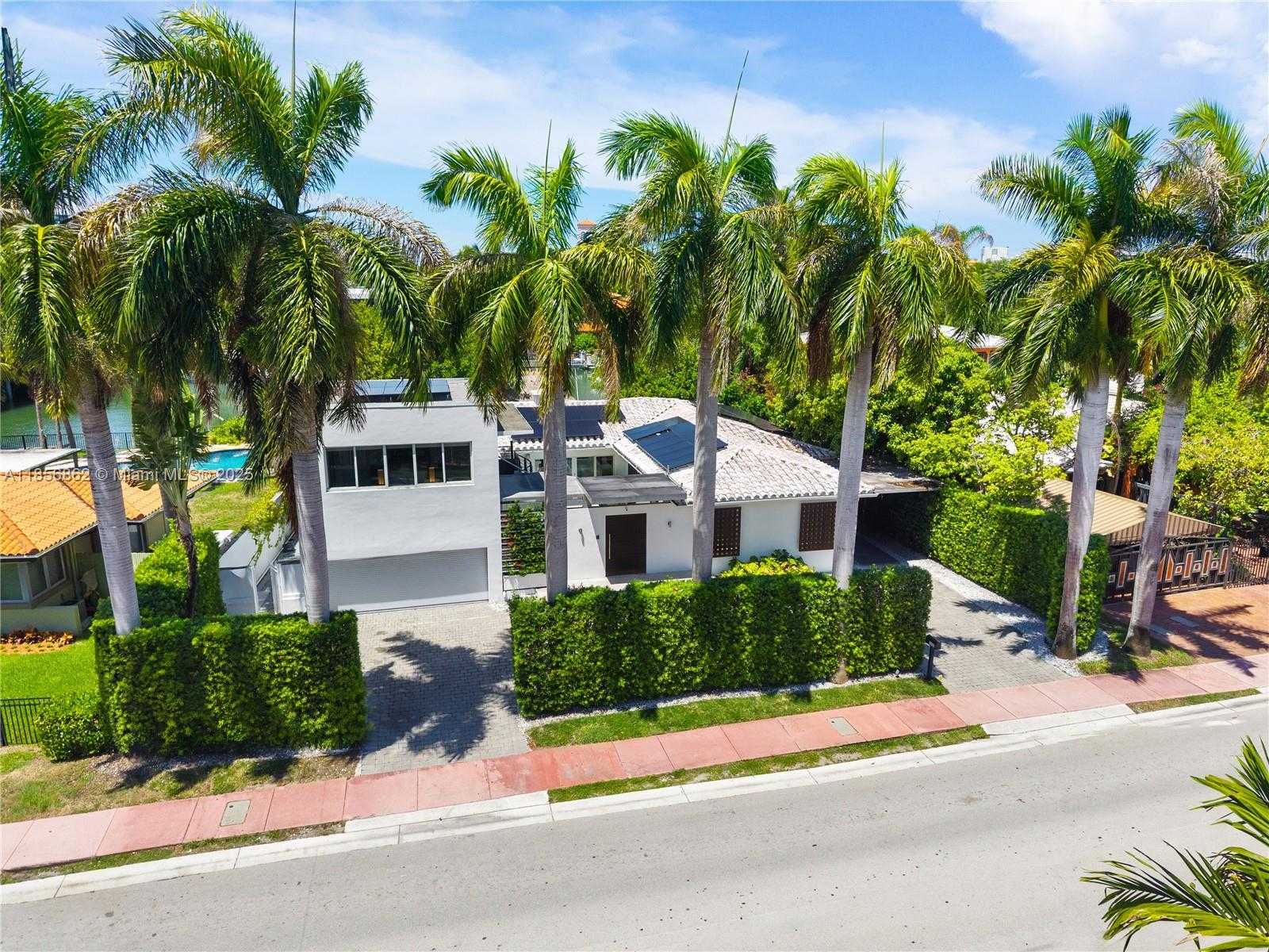 Small Image of 3220 CHASE AVE, Miami Beach Number 4