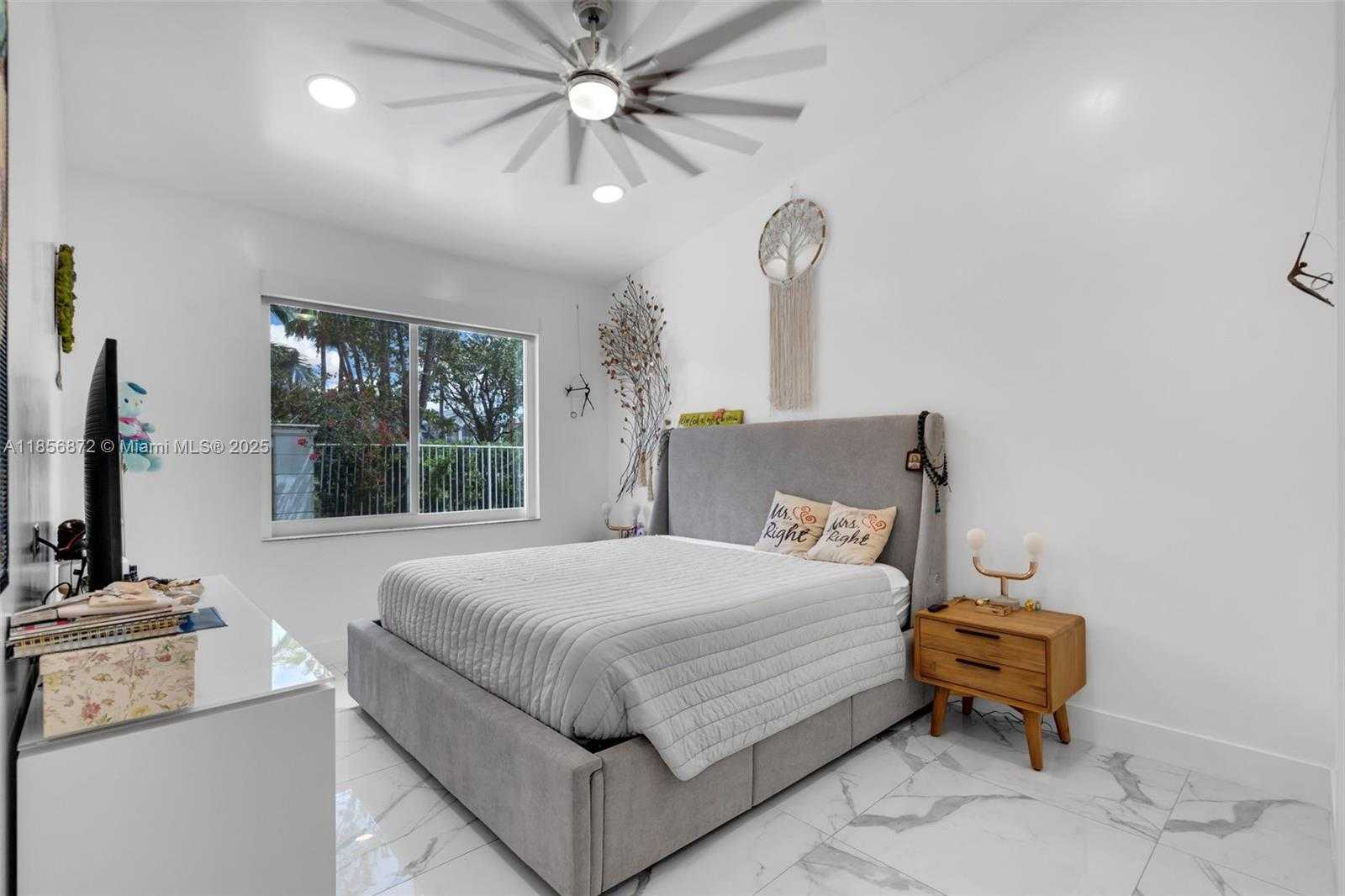 Small Image of 18801 SOUTH WEST 25TH CT, Miramar Number 24
