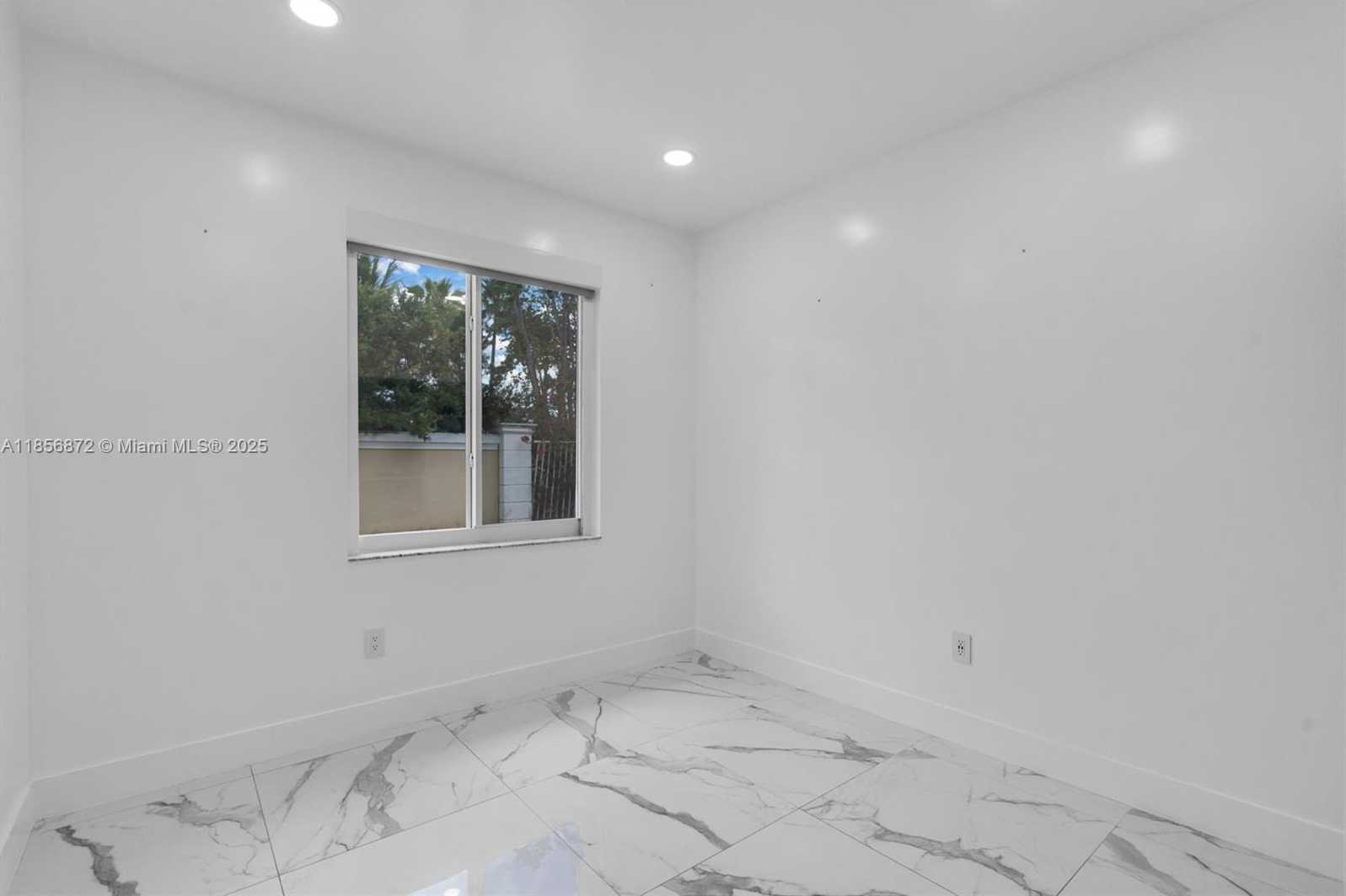 Small Image of 18801 SOUTH WEST 25TH CT, Miramar Number 29
