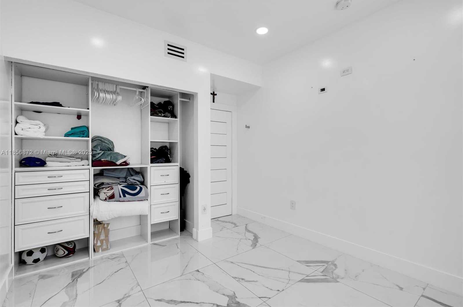 Small Image of 18801 SOUTH WEST 25TH CT, Miramar Number 30