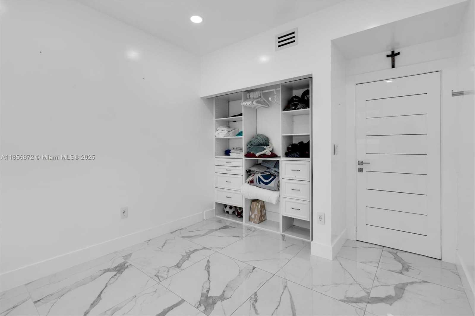 Small Image of 18801 SOUTH WEST 25TH CT, Miramar Number 31