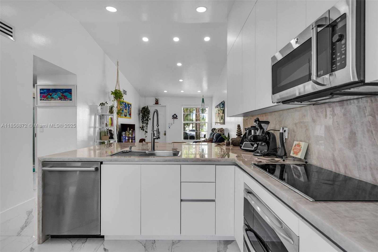 Small Image of 18801 SOUTH WEST 25TH CT, Miramar Number 32