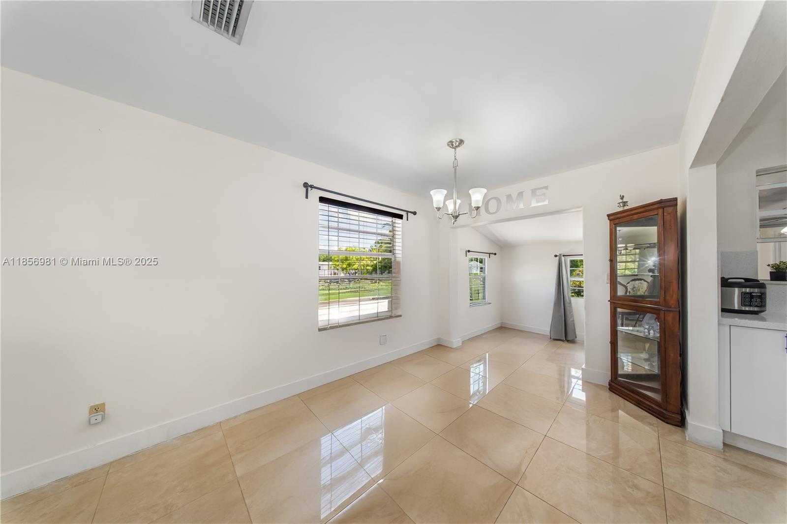 Small Image of 19781 SOUTH WEST 122ND AVE, Miami Number 16