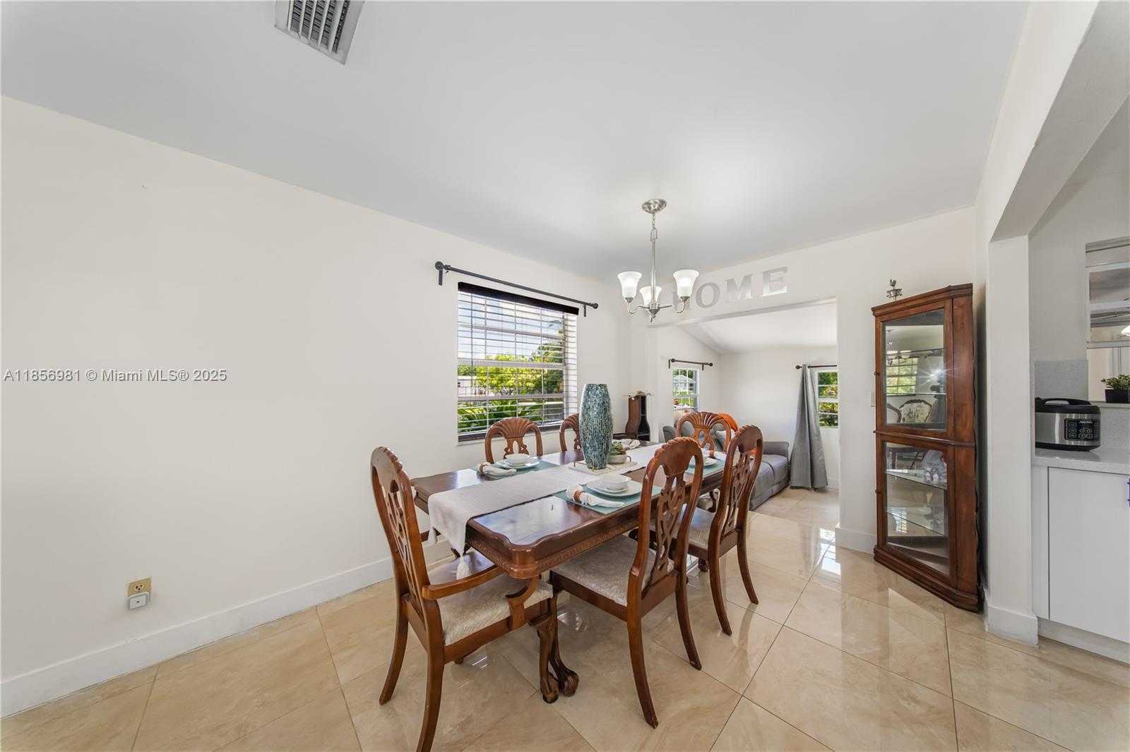 Small Image of 19781 SOUTH WEST 122ND AVE, Miami Number 17