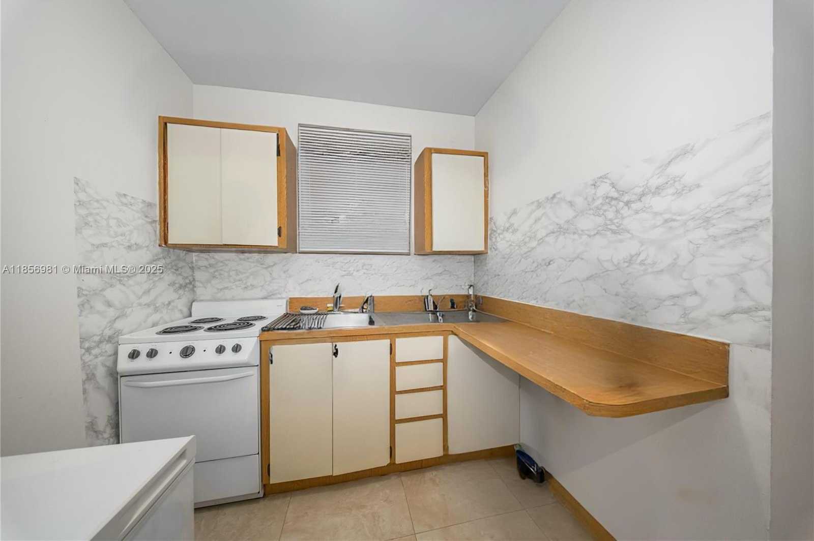 Small Image of 19781 SOUTH WEST 122ND AVE, Miami Number 21