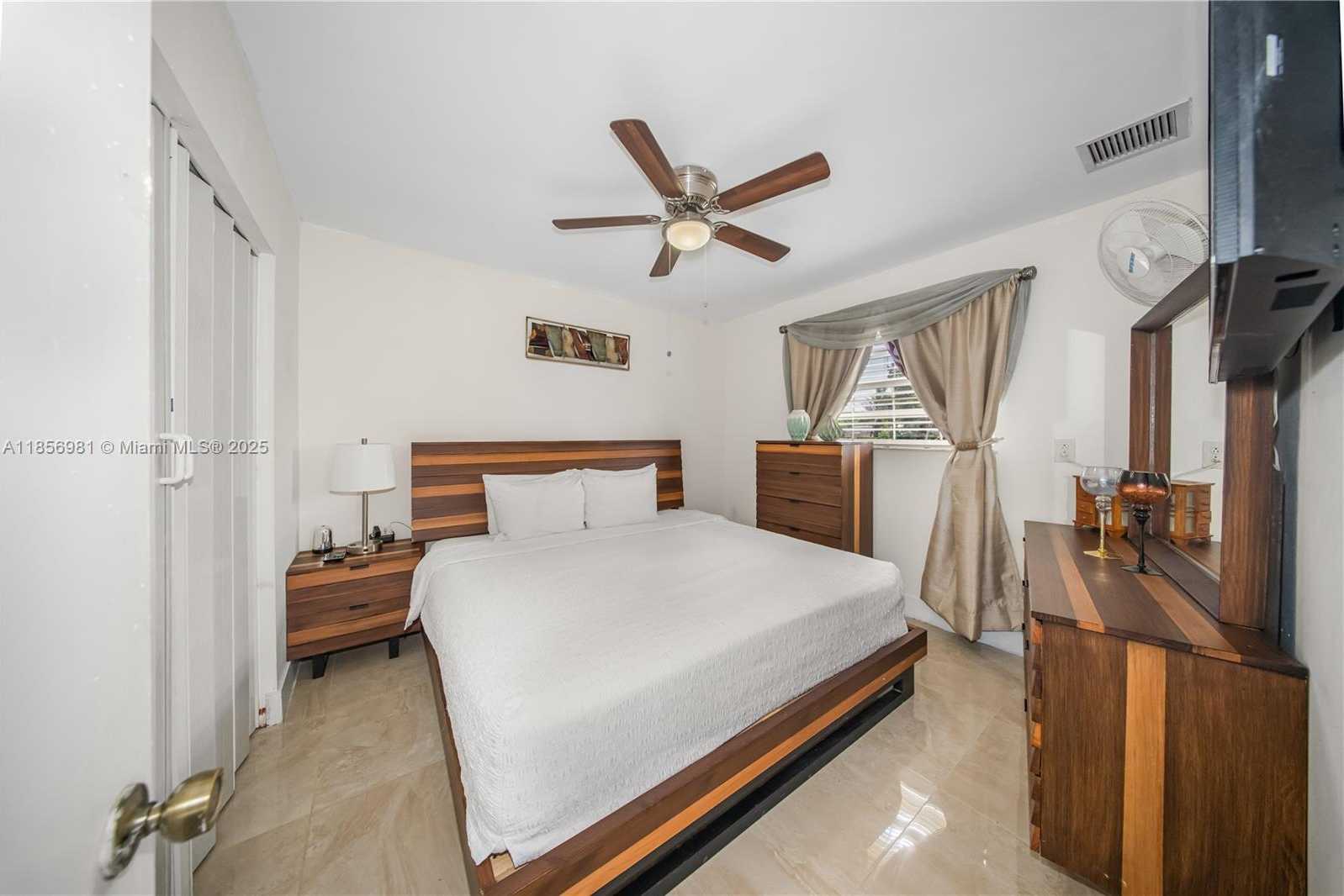 Small Image of 19781 SOUTH WEST 122ND AVE, Miami Number 22