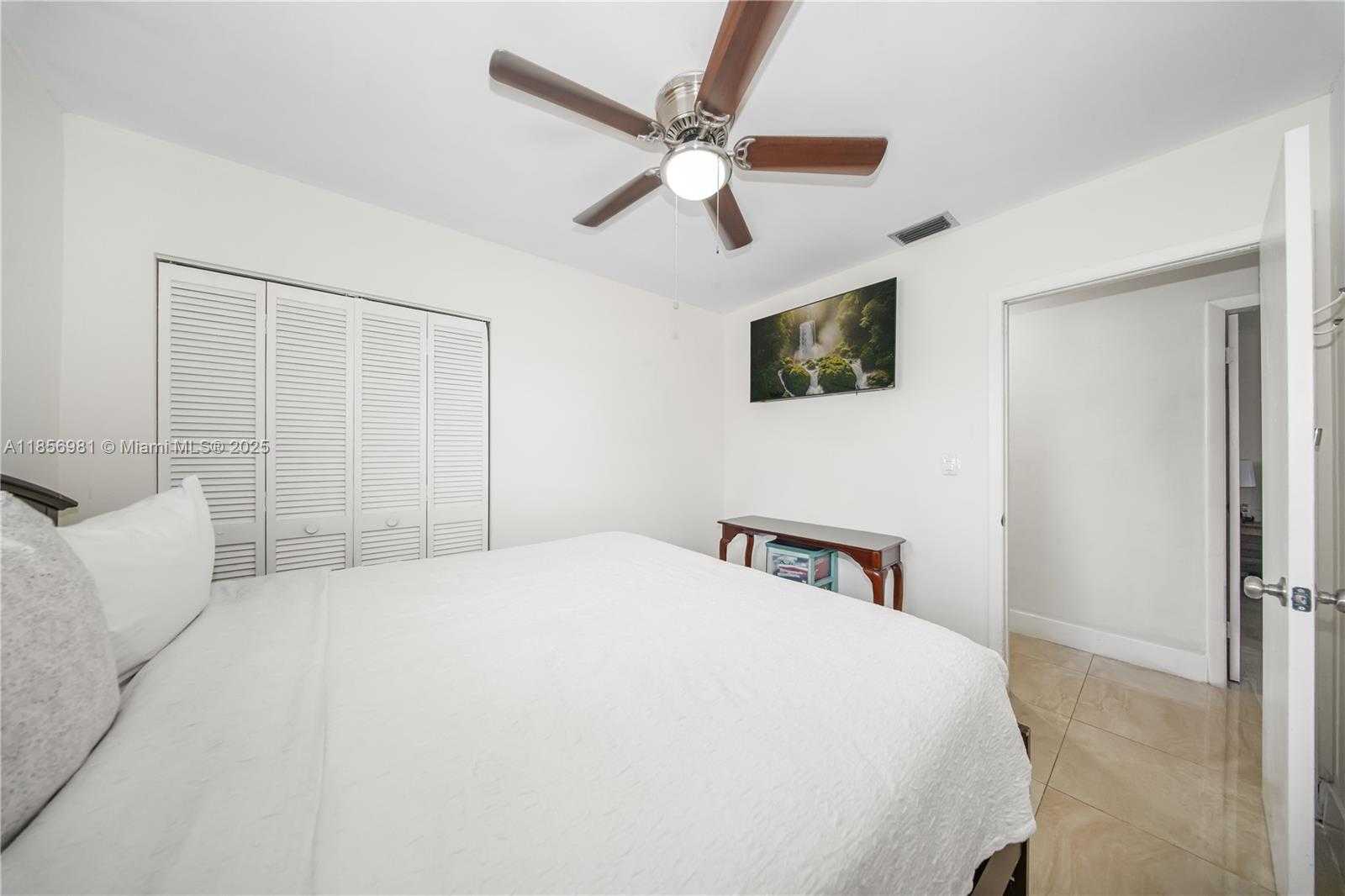 Small Image of 19781 SOUTH WEST 122ND AVE, Miami Number 29