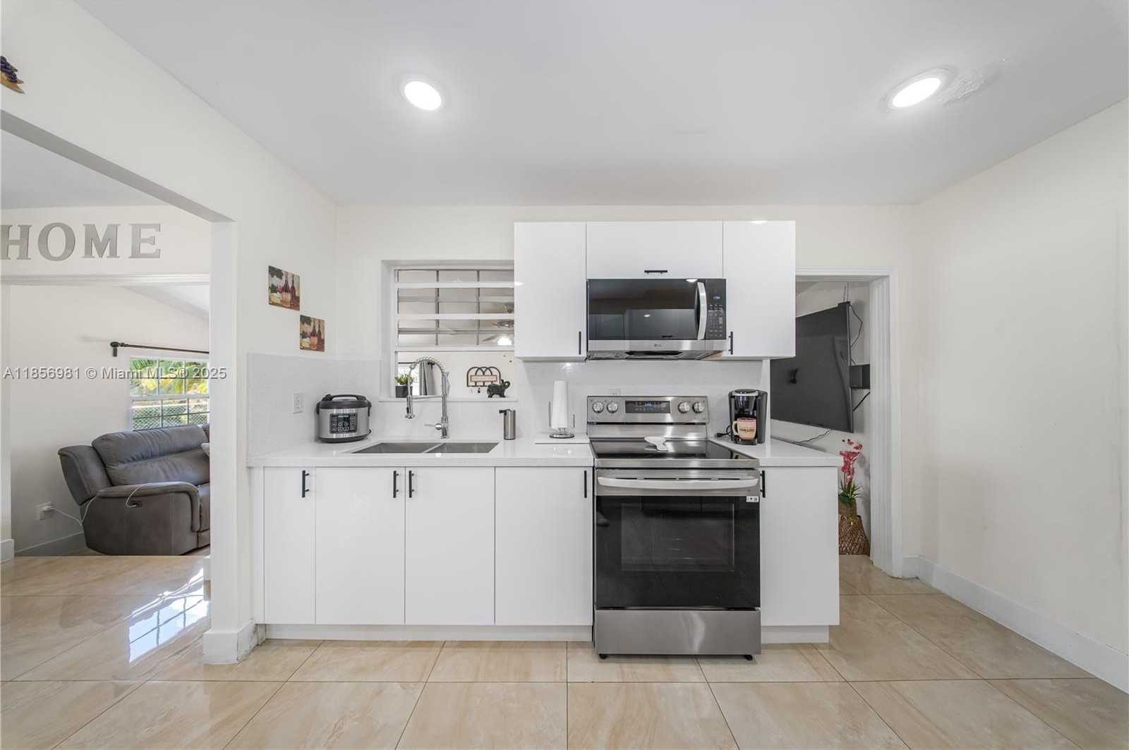 Small Image of 19781 SOUTH WEST 122ND AVE, Miami Number 33