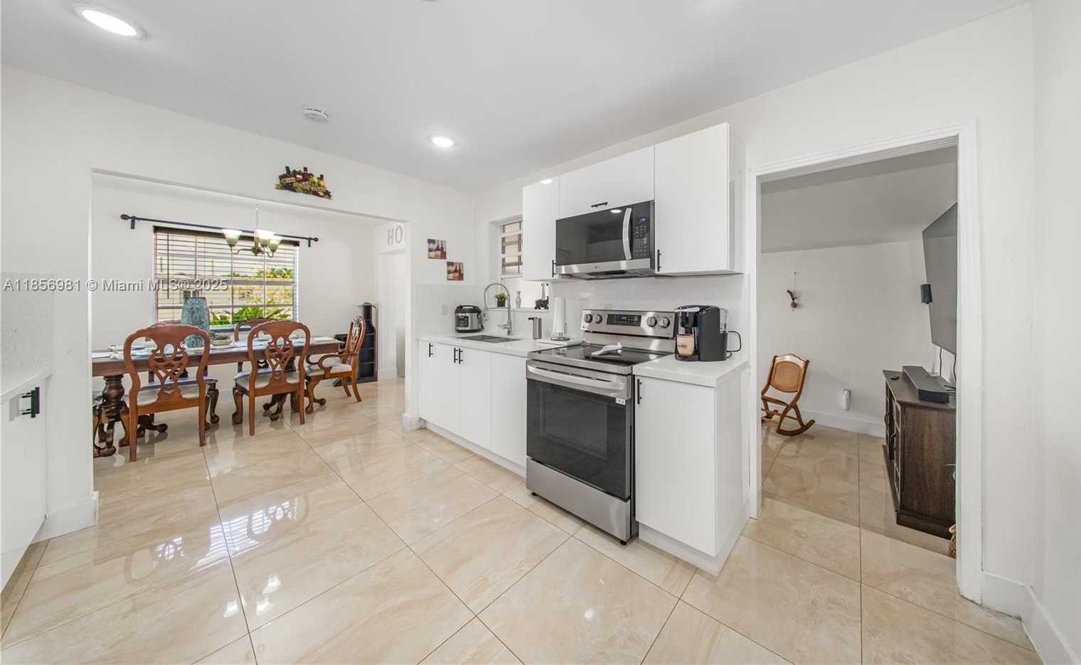 Small Image of 19781 SOUTH WEST 122ND AVE, Miami Number 34