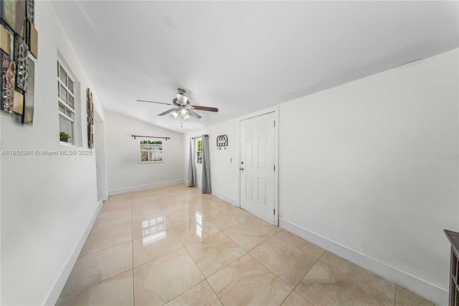 Small Image of 19781 SOUTH WEST 122ND AVE, Miami Number 35