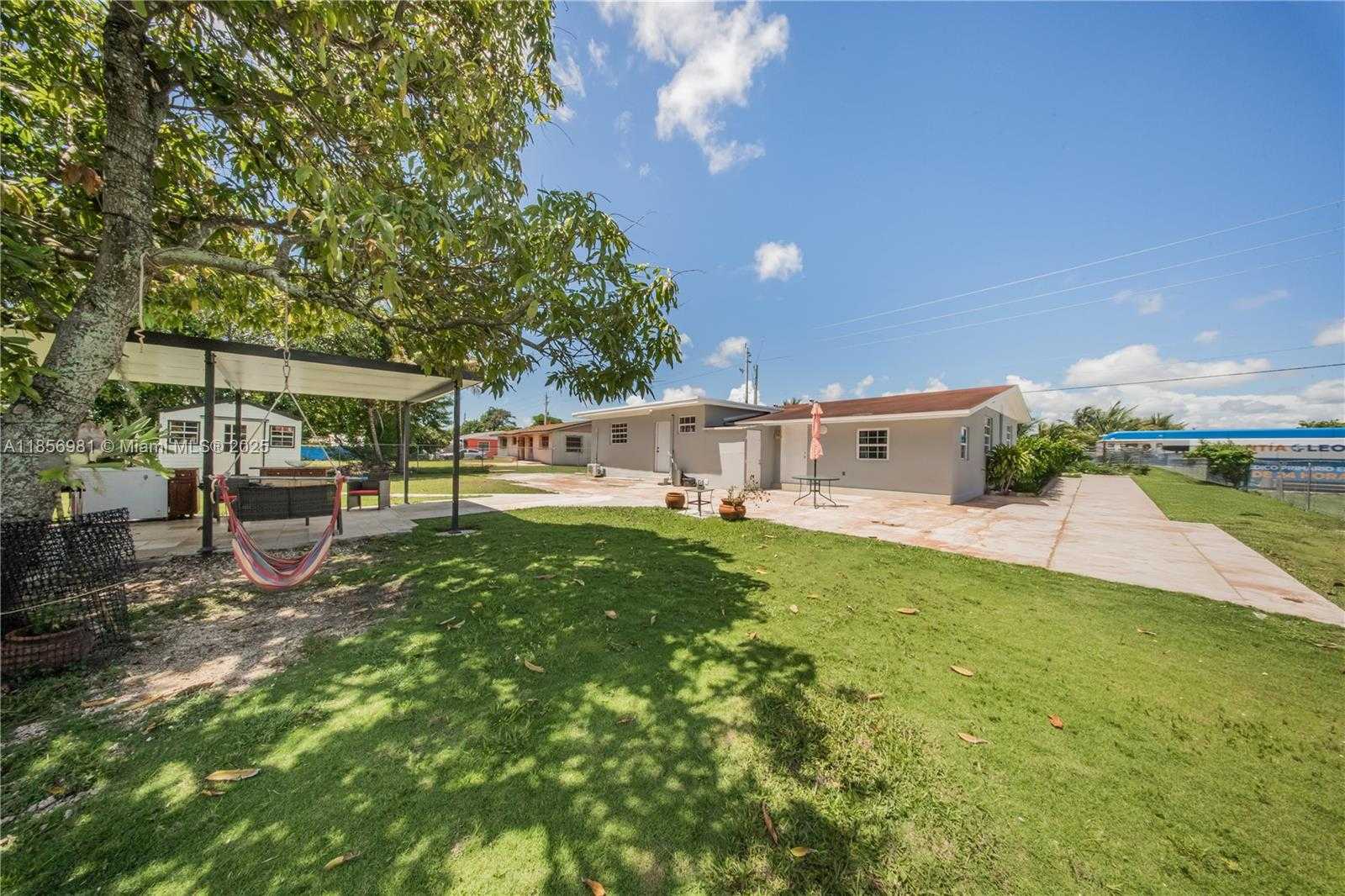 Small Image of 19781 SOUTH WEST 122ND AVE, Miami Number 38