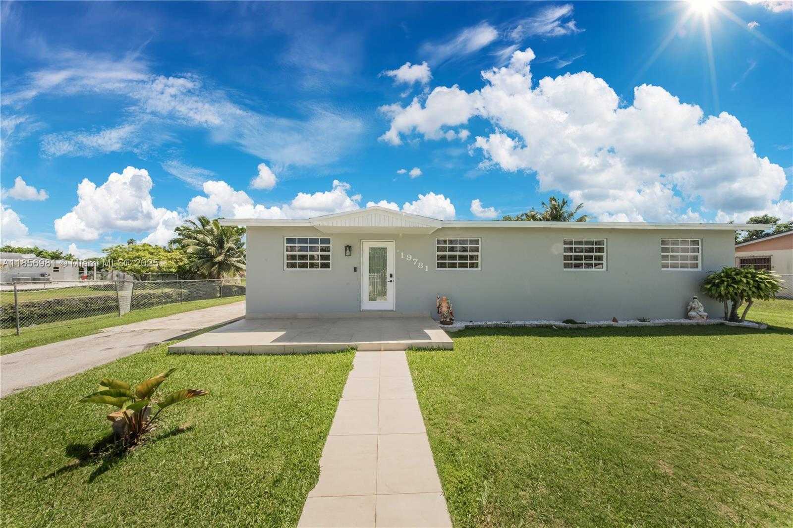 Small Image of 19781 SOUTH WEST 122ND AVE, Miami Number 7