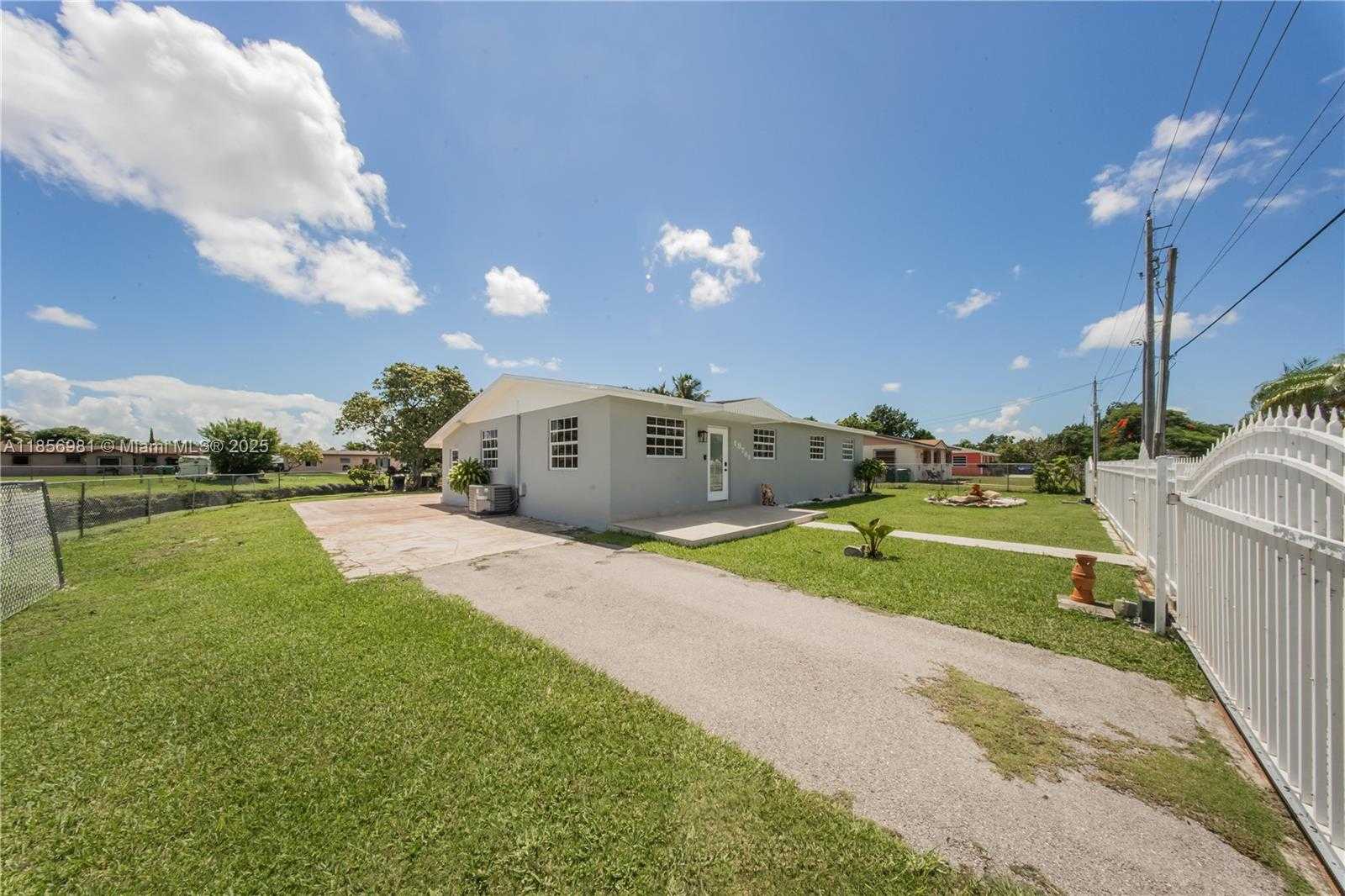 Small Image of 19781 SOUTH WEST 122ND AVE, Miami Number 8