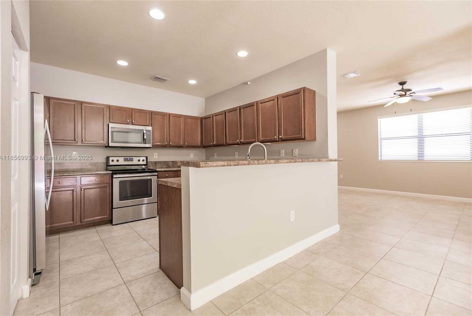 Small Image of 9108 SOUTH WEST 227TH LN, Cutler Bay Number 12