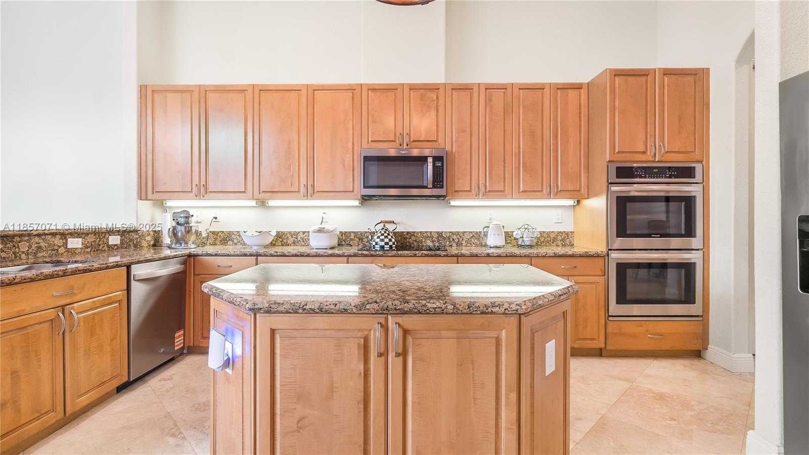 Small Image of 14443 SOUTH JOCKEY CIR SOUTH, Davie Number 24