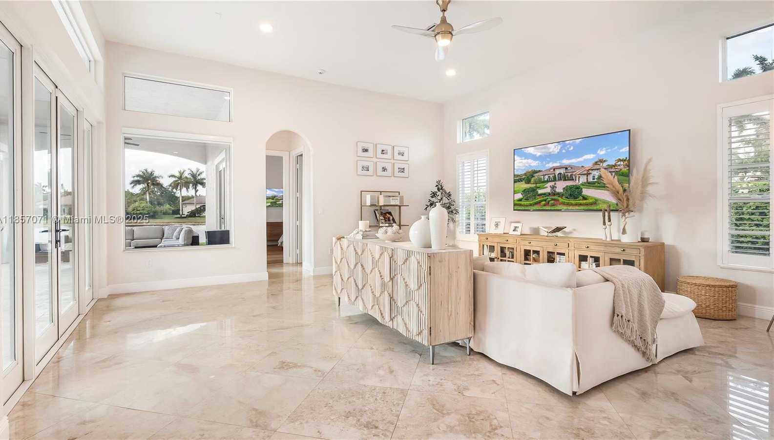 Small Image of 14443 SOUTH JOCKEY CIR SOUTH, Davie Number 25