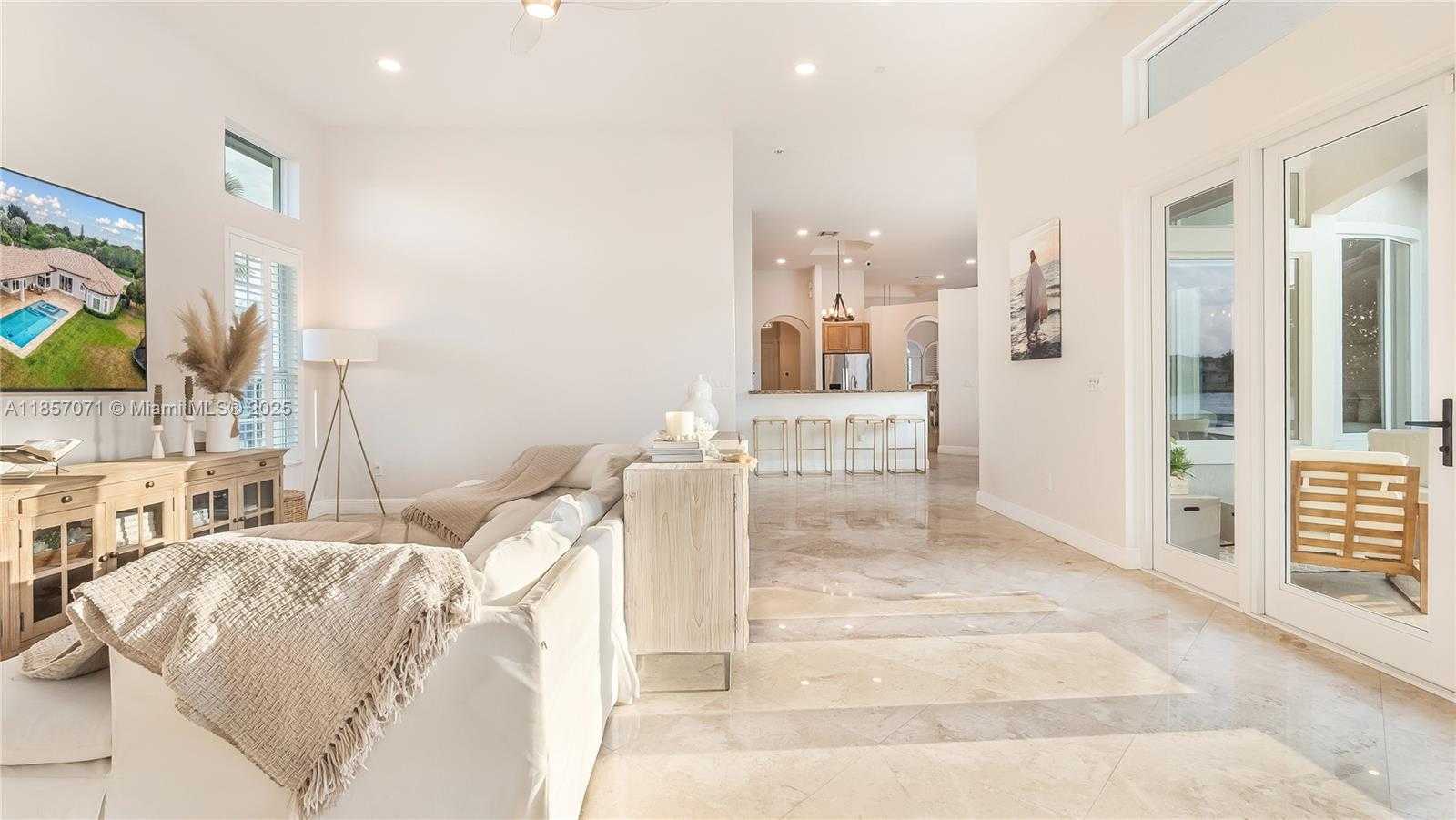 Small Image of 14443 SOUTH JOCKEY CIR SOUTH, Davie Number 28