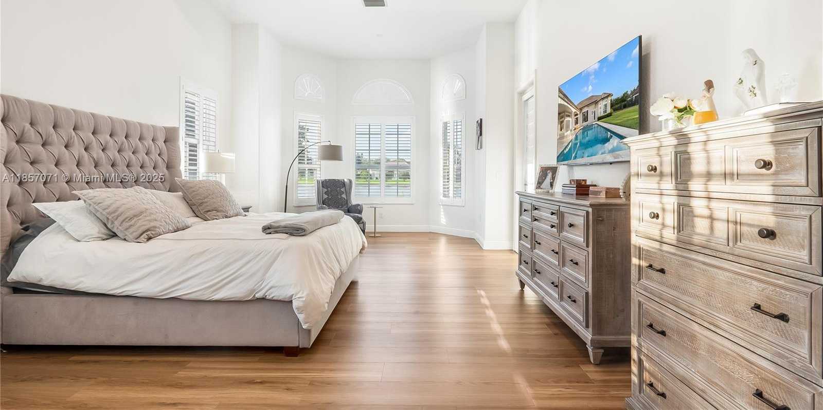 Small Image of 14443 SOUTH JOCKEY CIR SOUTH, Davie Number 31