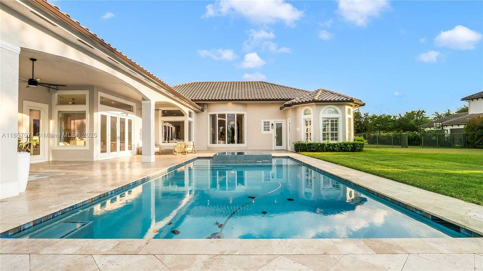 Small Image of 14443 SOUTH JOCKEY CIR SOUTH, Davie Number 38