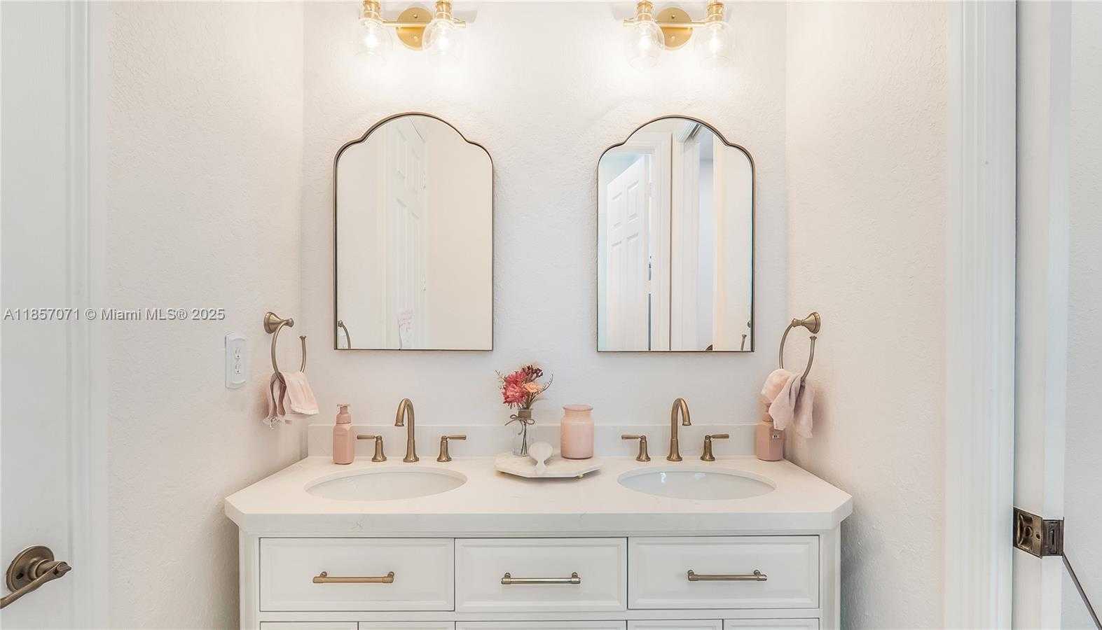Small Image of 14443 SOUTH JOCKEY CIR SOUTH, Davie Number 43