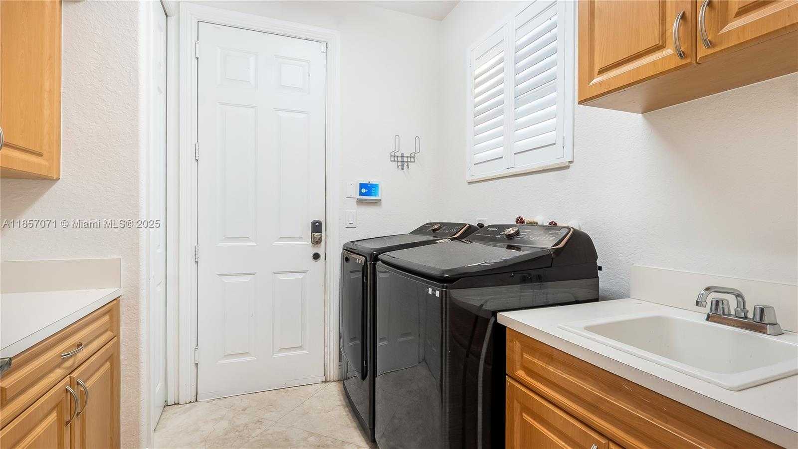 Small Image of 14443 SOUTH JOCKEY CIR SOUTH, Davie Number 45