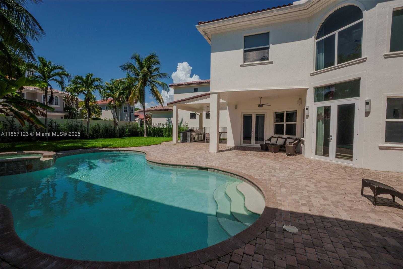 Small Image of 822 MERIDIAN LN, Hollywood Number 31