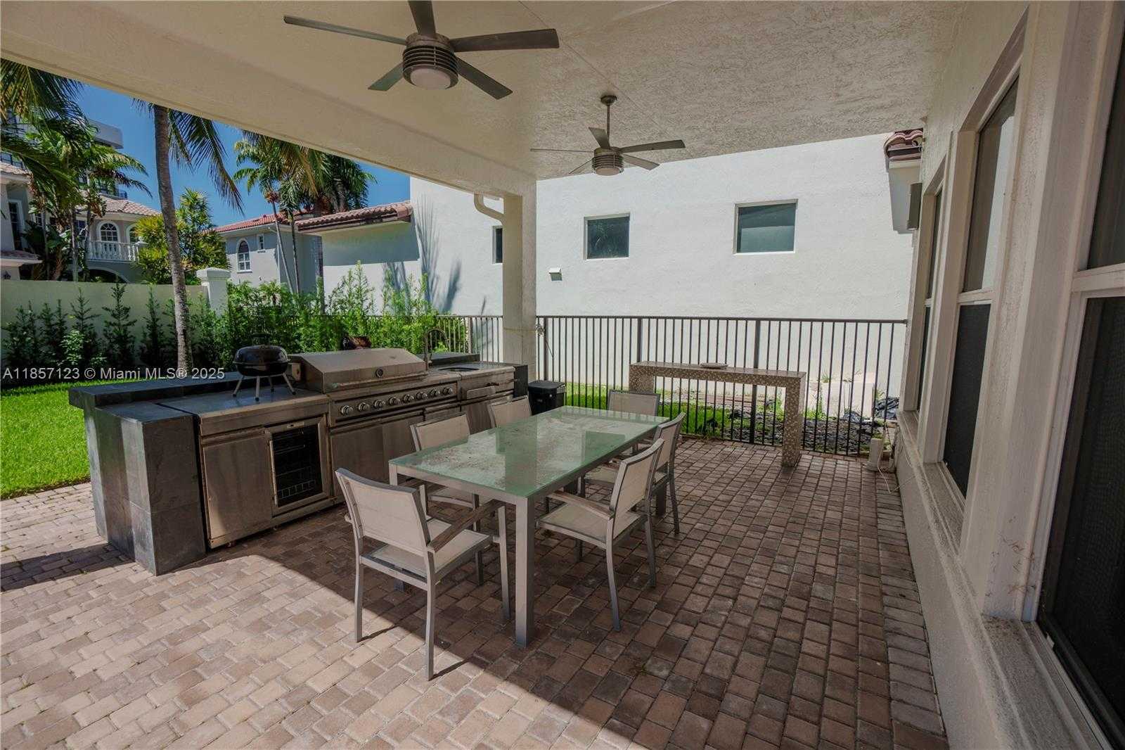 Small Image of 822 MERIDIAN LN, Hollywood Number 33