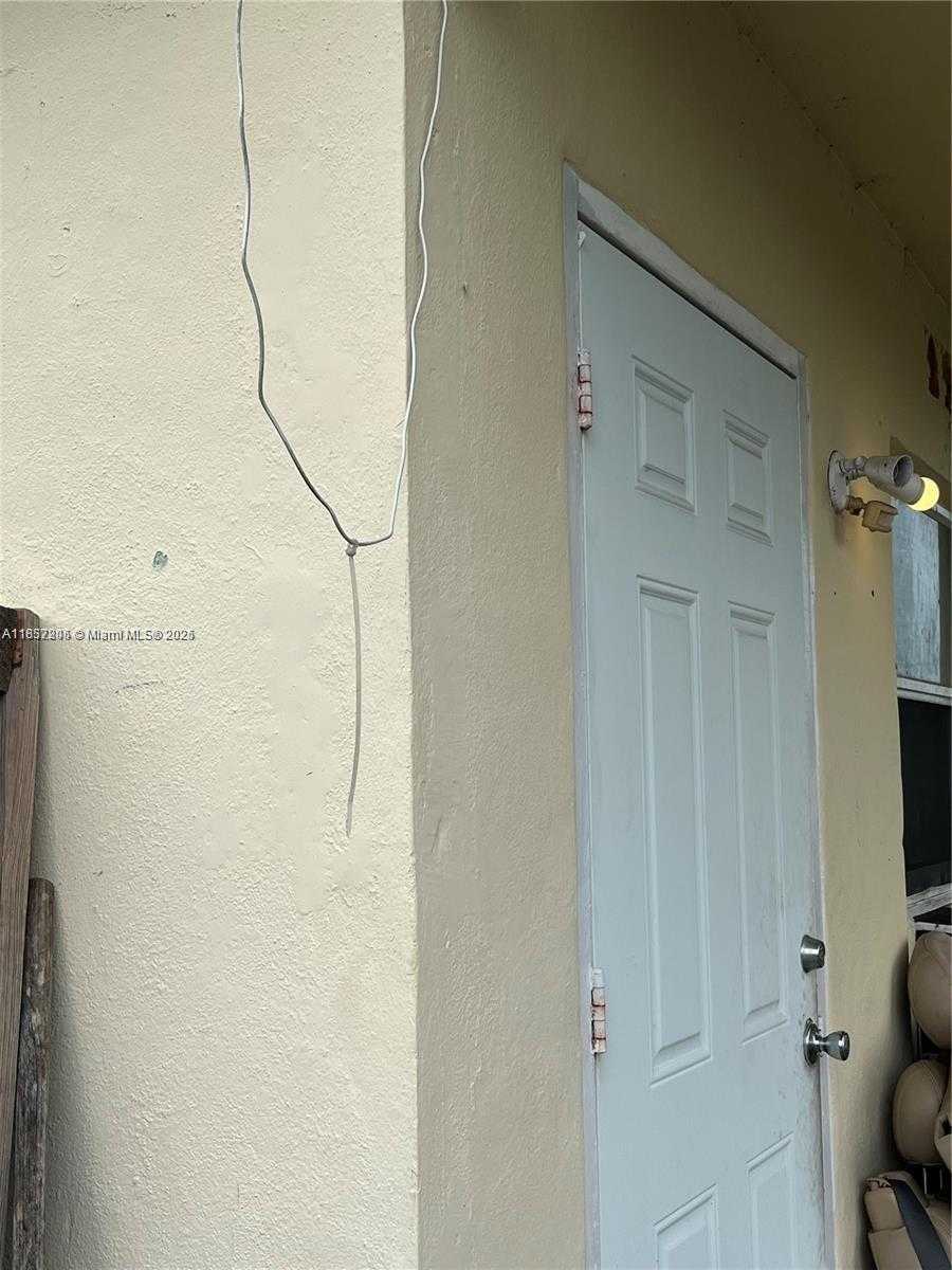 Small Image of 14955 LEISURE DR, Homestead Number 3