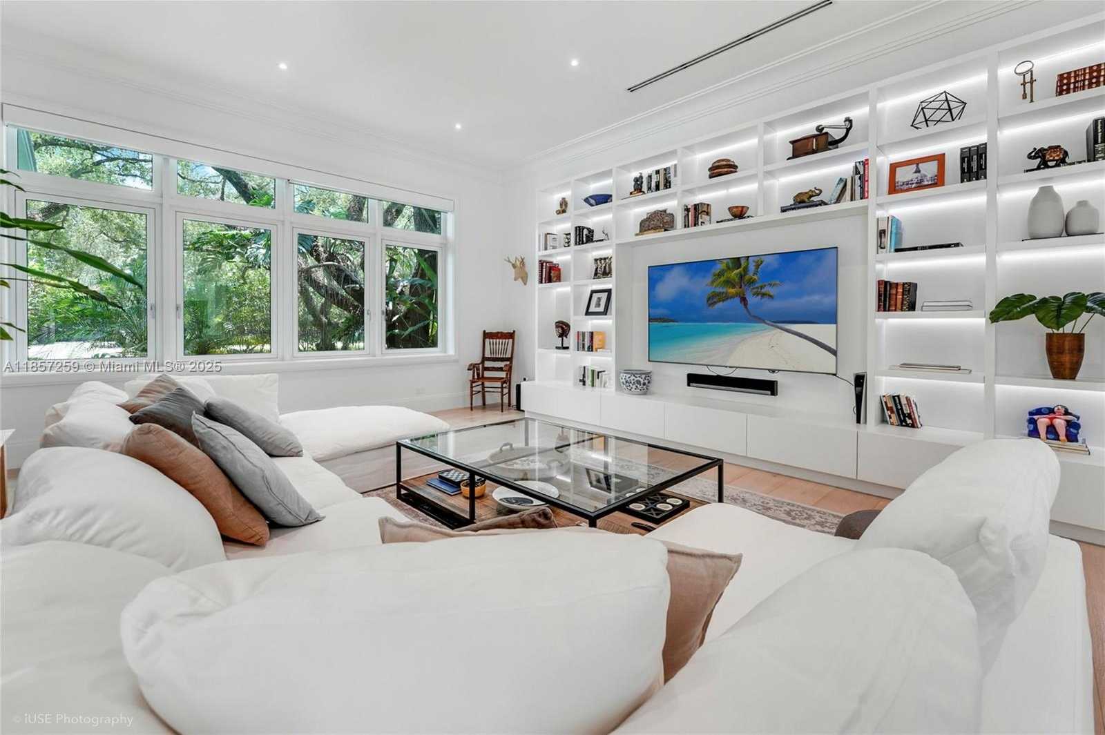 Small Image of 5501 SNAPPER CREEK RD, Coral Gables Number 10