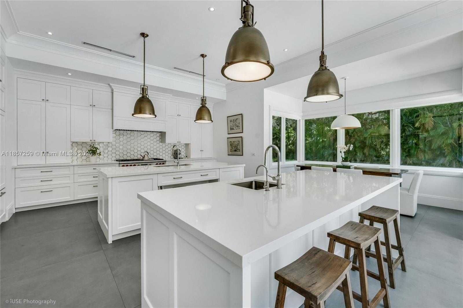 Small Image of 5501 SNAPPER CREEK RD, Coral Gables Number 14